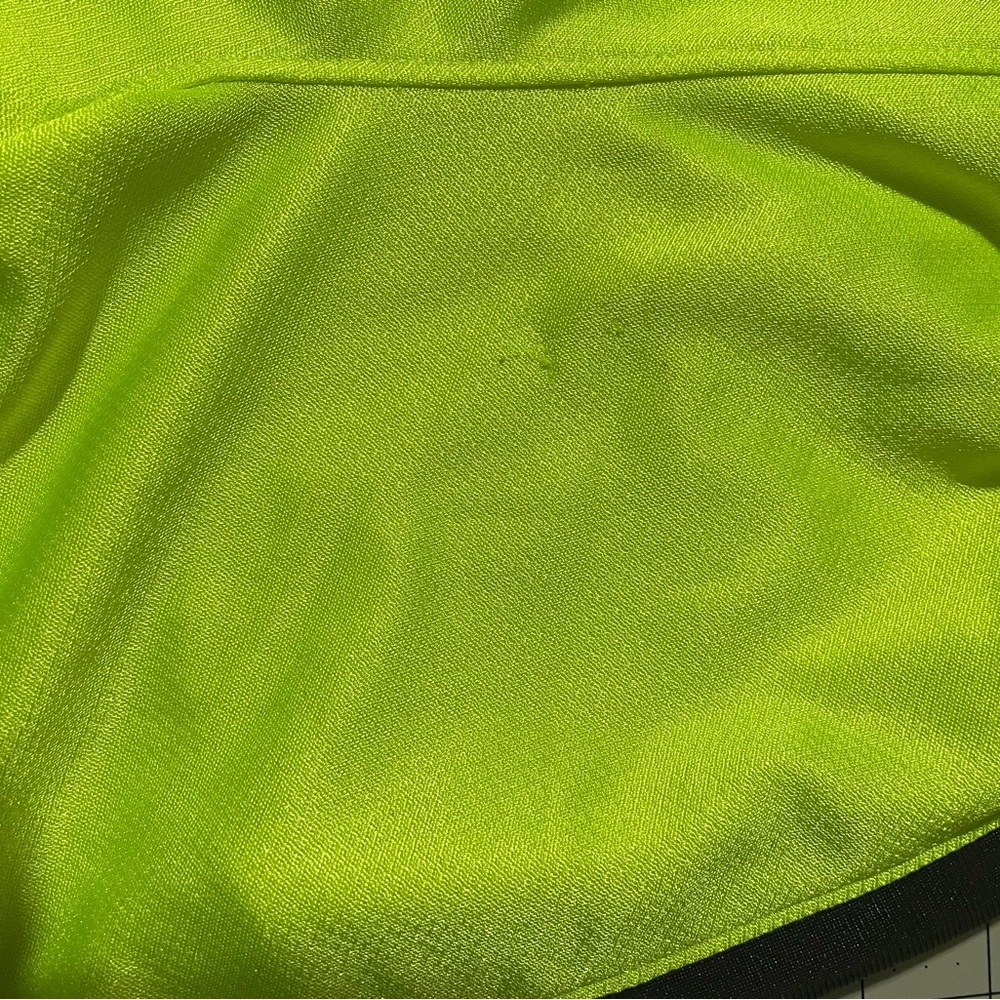 Boys Under Armour Shorts - Picture 2 of 10